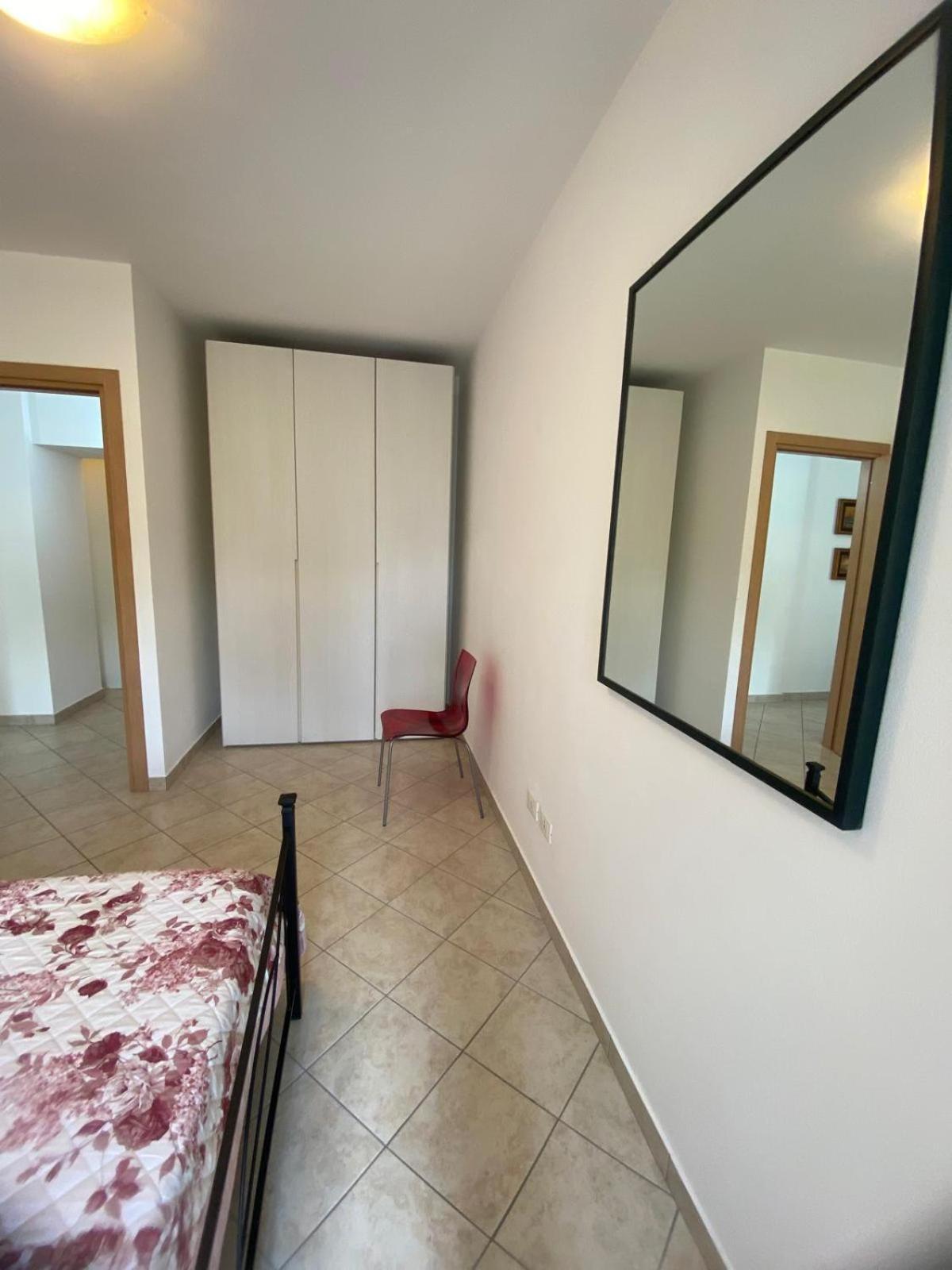 Alma Apartment Сірміоне Номер фото