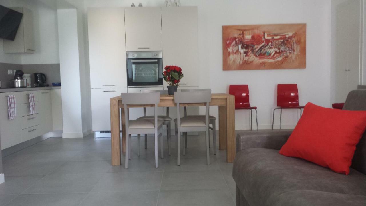 Alma Apartment Сірміоне Екстер'єр фото