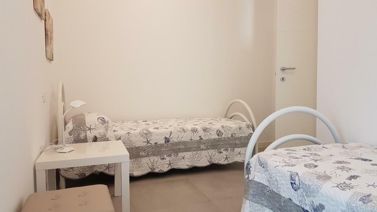 Alma Apartment Сірміоне Екстер'єр фото