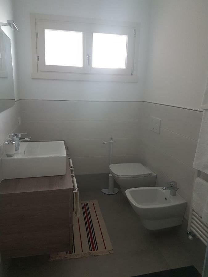 Alma Apartment Сірміоне Екстер'єр фото